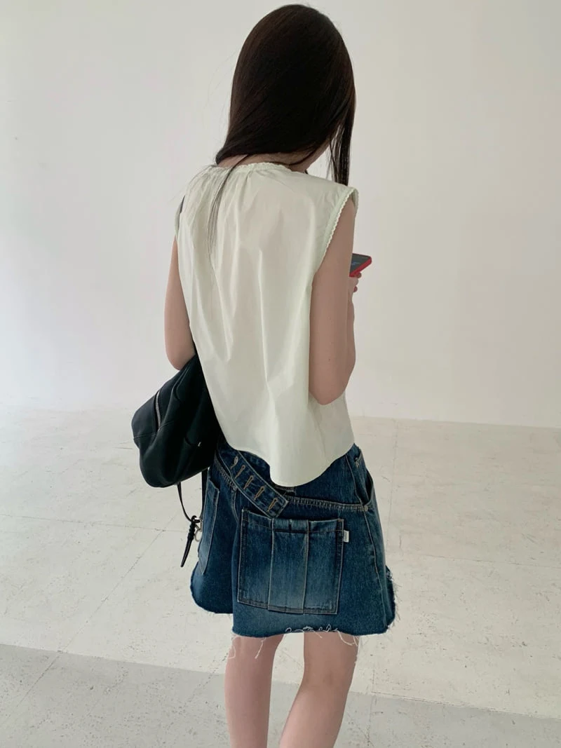 Logarden - Korean Women Fashion - #momslook - Scott Short Denim Pants - 4