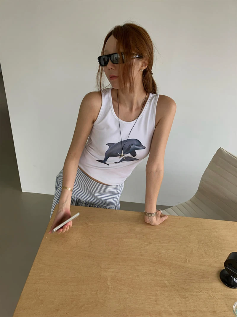 Made - Korean Women Fashion - #momslook - Dolphin Sleeveless Top - 8