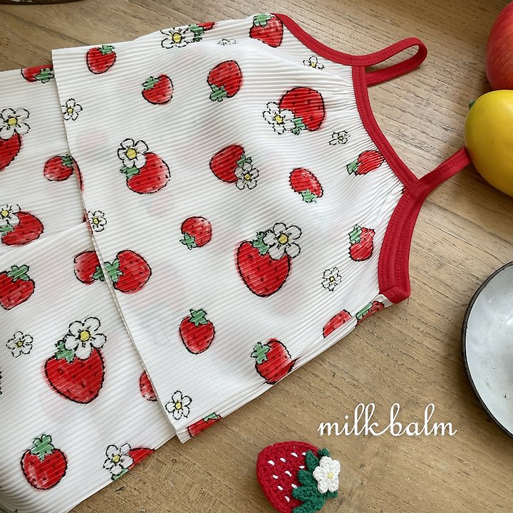Milk Balm - Korean Baby Fashion - #onlinebabyboutique - Strawberry Pleated Set-Up - 5