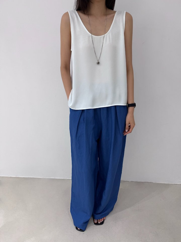 Neroli36 - Korean Women Fashion - #momslook - Reversible Crackled Satin Sleeveless Top - 10