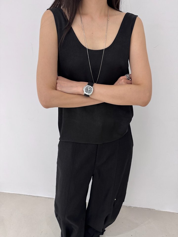 Neroli36 - Korean Women Fashion - #momslook - Reversible Crackled Satin Sleeveless Top - 7