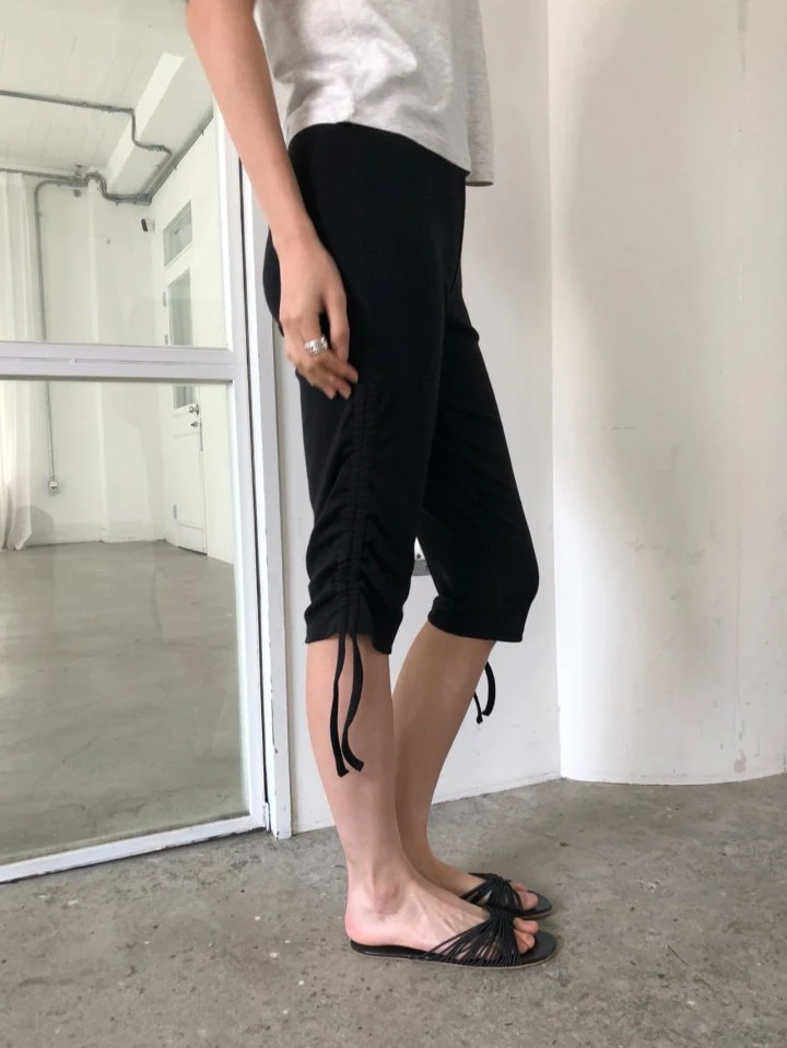 Ore - Korean Women Fashion - #momslook - Shirring Capri Pants - 2