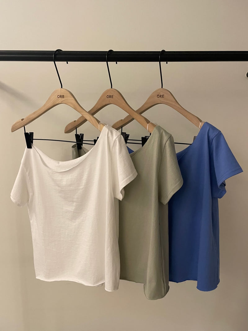 Ore - Korean Women Fashion - #momslook - New One-Shoulder Tee