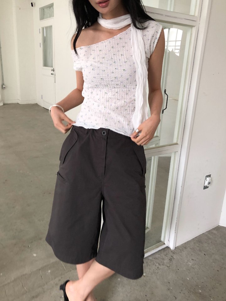 Ore - Korean Women Fashion - #womensfashion - Flower Shoulder Top - 4