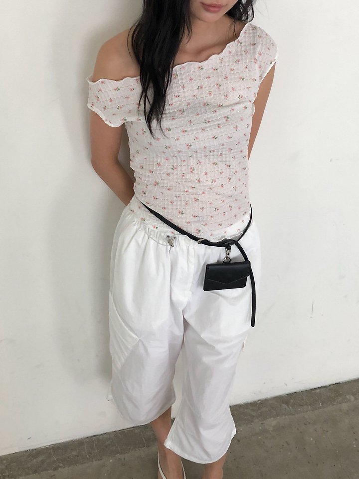 Ore - Korean Women Fashion - #momslook - Flower Shoulder Top - 8