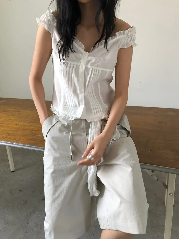 Ore - Korean Women Fashion - #restrostyle - Roe Pintuck Blouse - 3