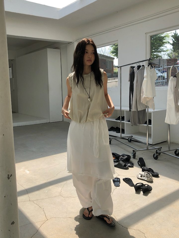 Ore - Korean Women Fashion - #thelittlethings - Balloon Frill Blouse - 2