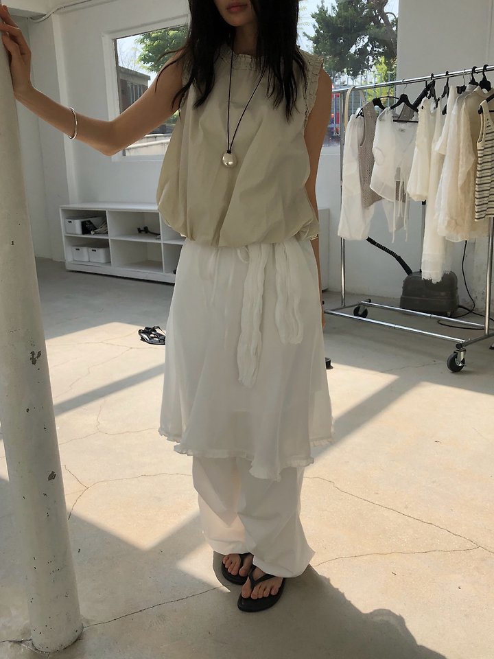 Ore - Korean Women Fashion - #momslook - Balloon Frill Blouse - 4