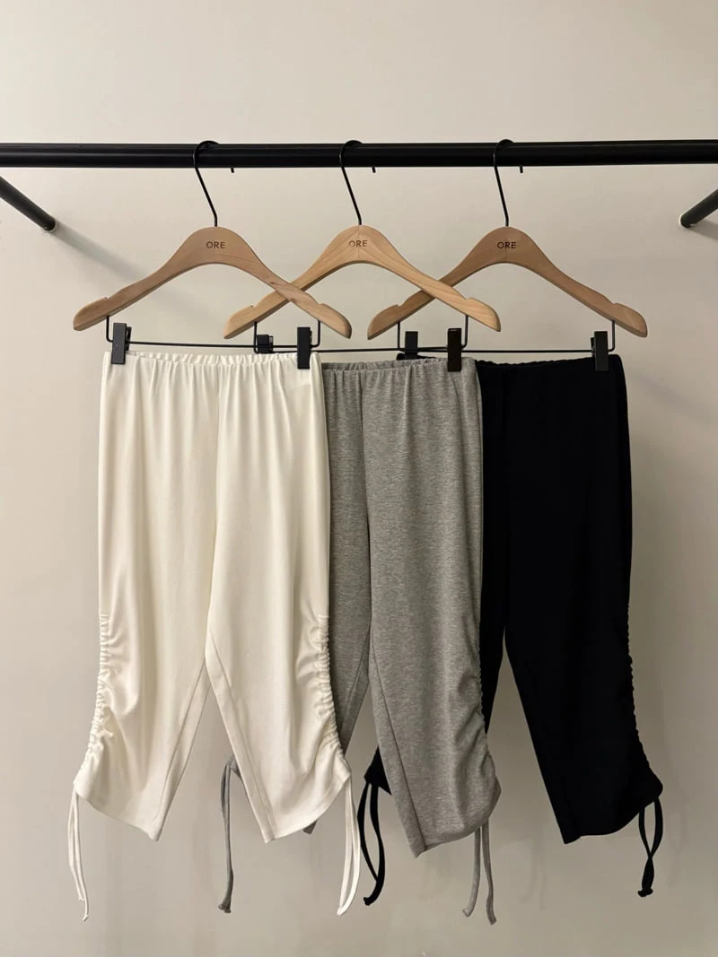 Ore - Korean Women Fashion - #womensfashion - Shirring Capri Pants