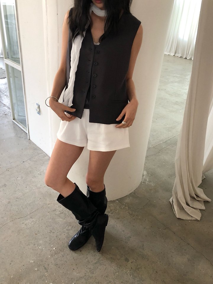 Ore - Korean Women Fashion - #womensfashion - Bebe Shorts - 9