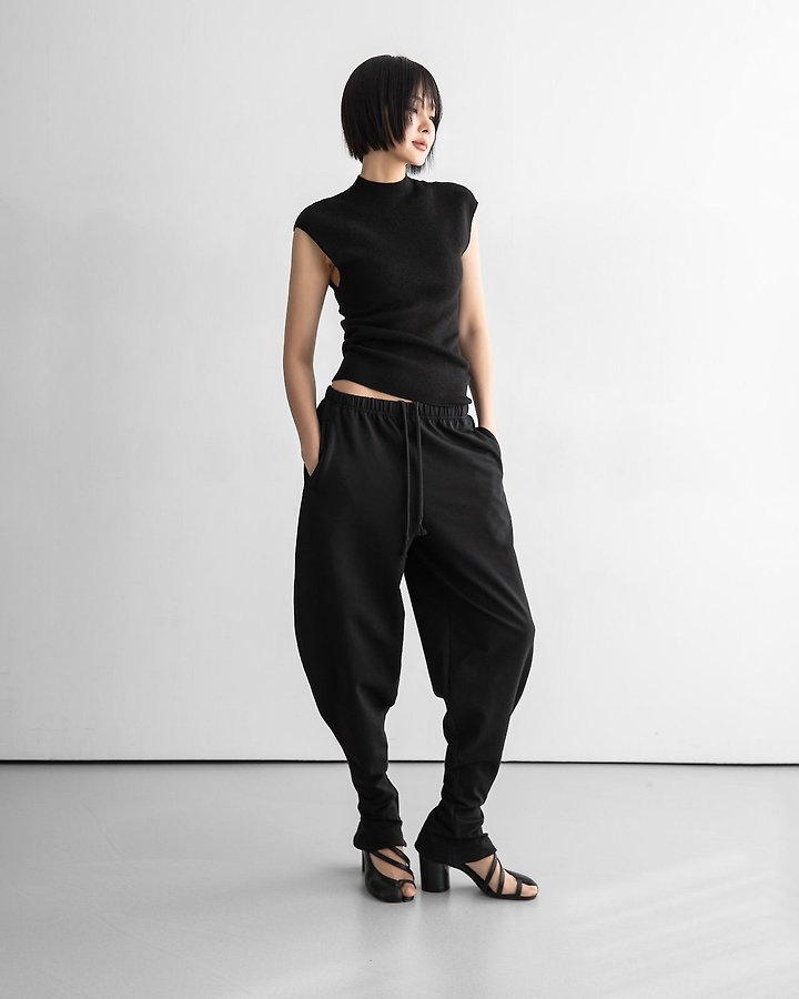 Paper Moon - Korean Women Fashion - #momslook - Curved Balloon-Leg Jersey Pants - 3