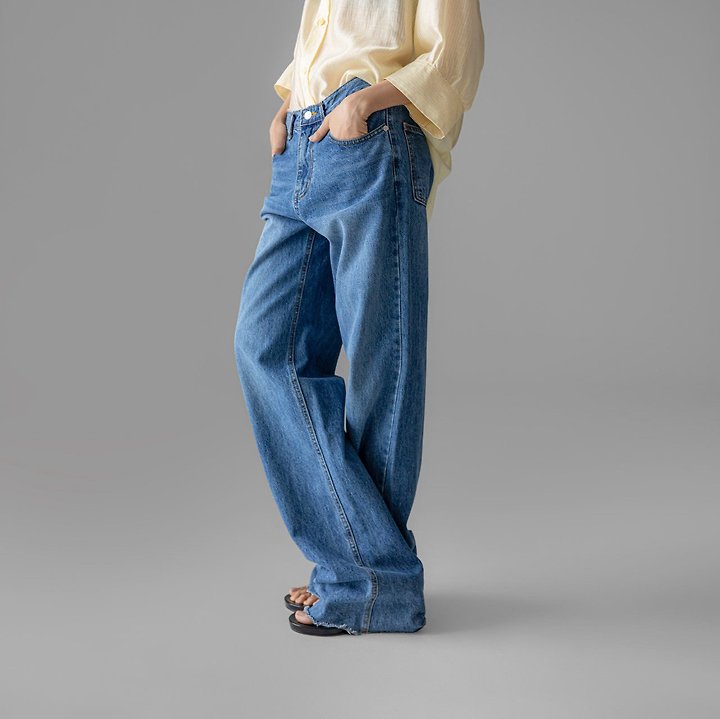 Paper Moon - Korean Women Fashion - #pursuepretty - Classic Low-Cut Wide-Fit Mid-Blue Jeans - 4