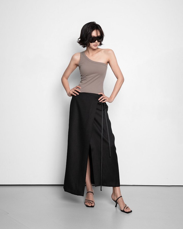 Paper Moon - Korean Women Fashion - #thatsdarling - Diagonal One-Shoulder Tank Top - 4