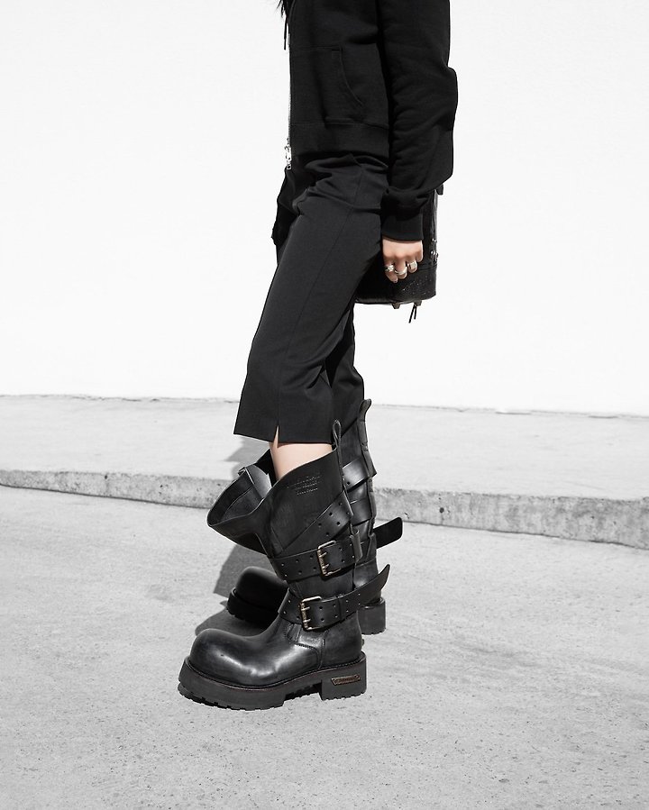 Paper Moon - Korean Women Fashion - #womensfashion - Crease-Line Slit Midi Pants - 3