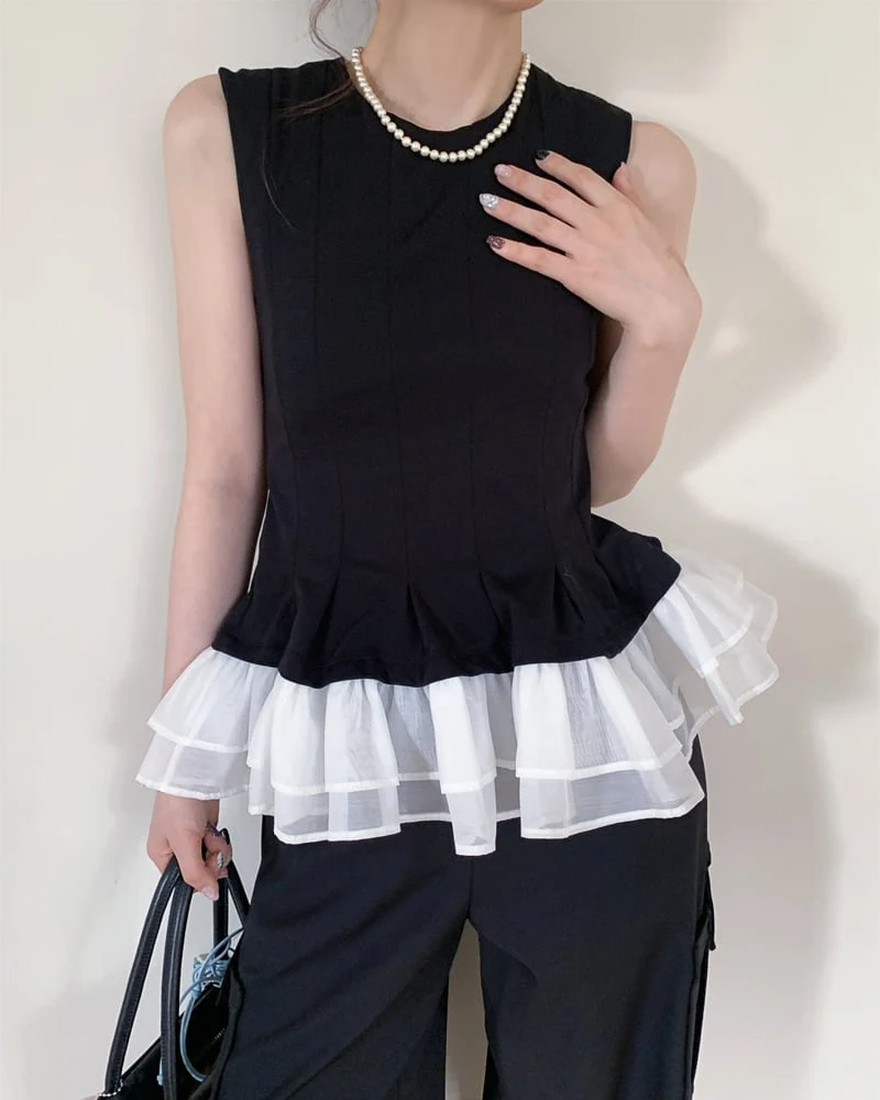 Person - Korean Women Fashion - #momslook - Sleeveless Layer Vest - 3