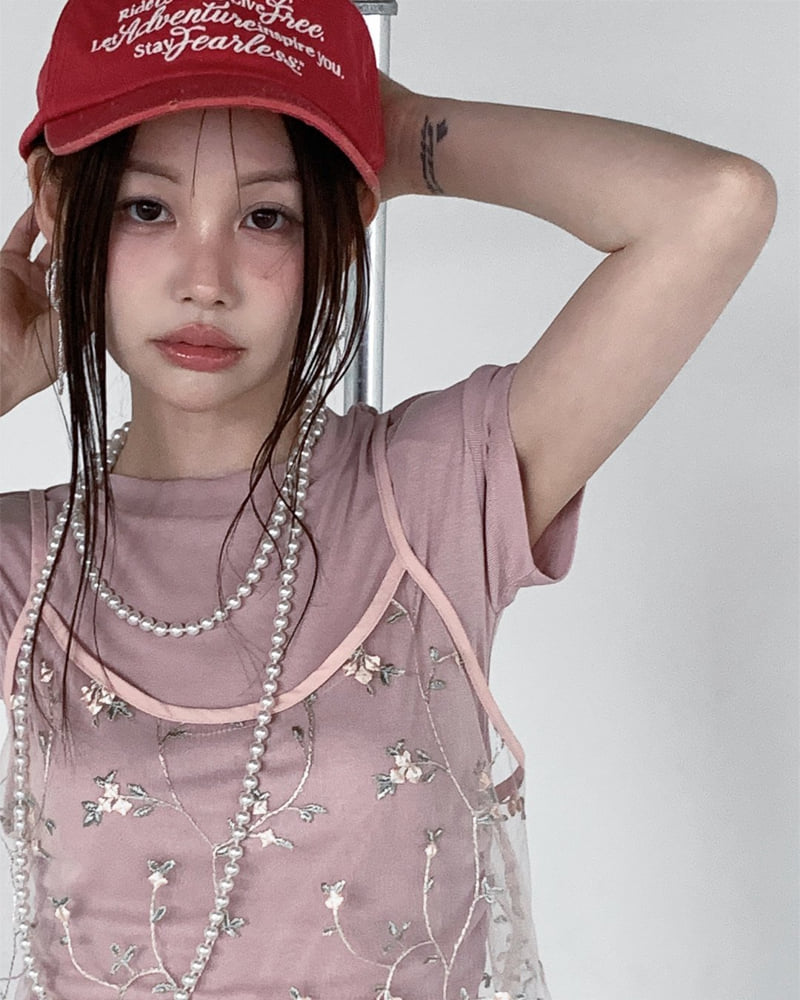 Person - Korean Women Fashion - #momslook - Shirring Padded Short-Sleeve Tee - 9