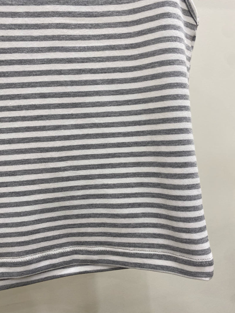 Person - Korean Women Fashion - #momslook - Striped Crop Sleeveless Top - 12