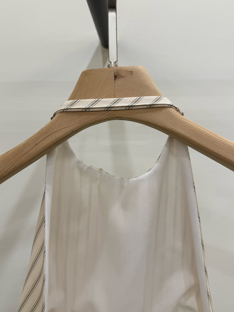 Person - Korean Women Fashion - #momslook - Macaron Halter Blouse - 11