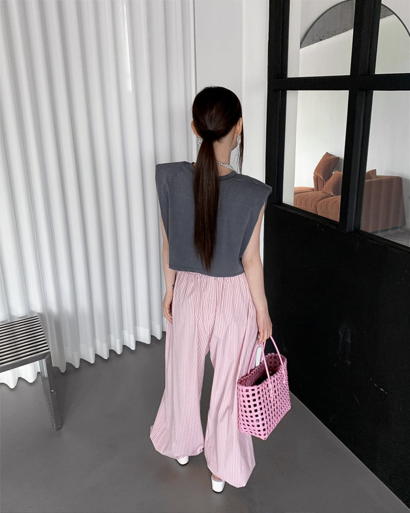 Person - Korean Women Fashion - #womensfashion - Rose Crop Sleeveless Top - 4