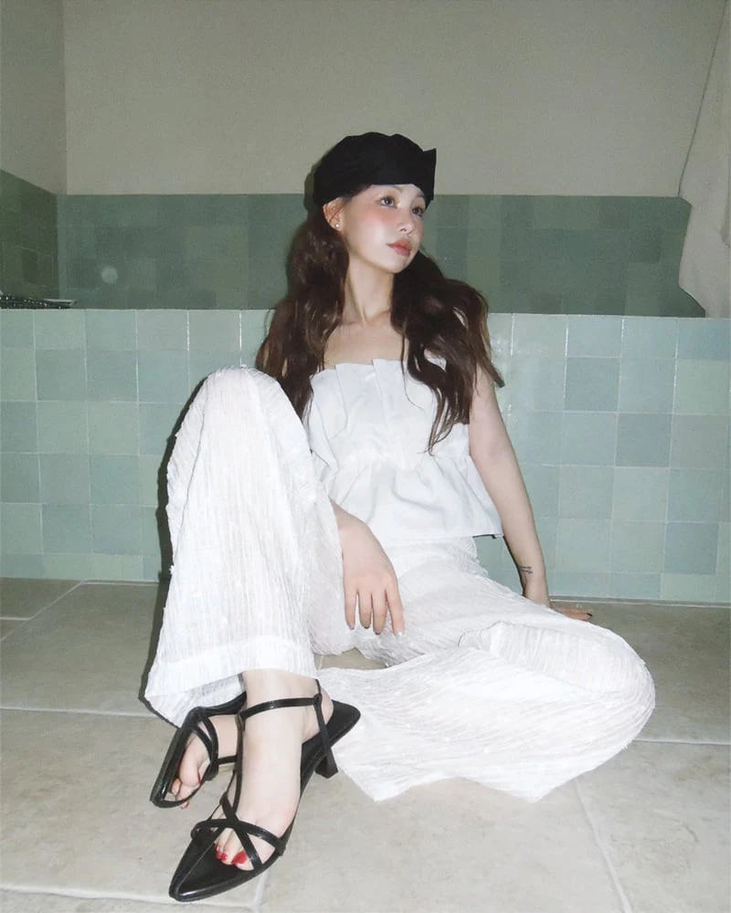 Person - Korean Women Fashion - #momslook - Banding Scrunchie Top Blouse - 9