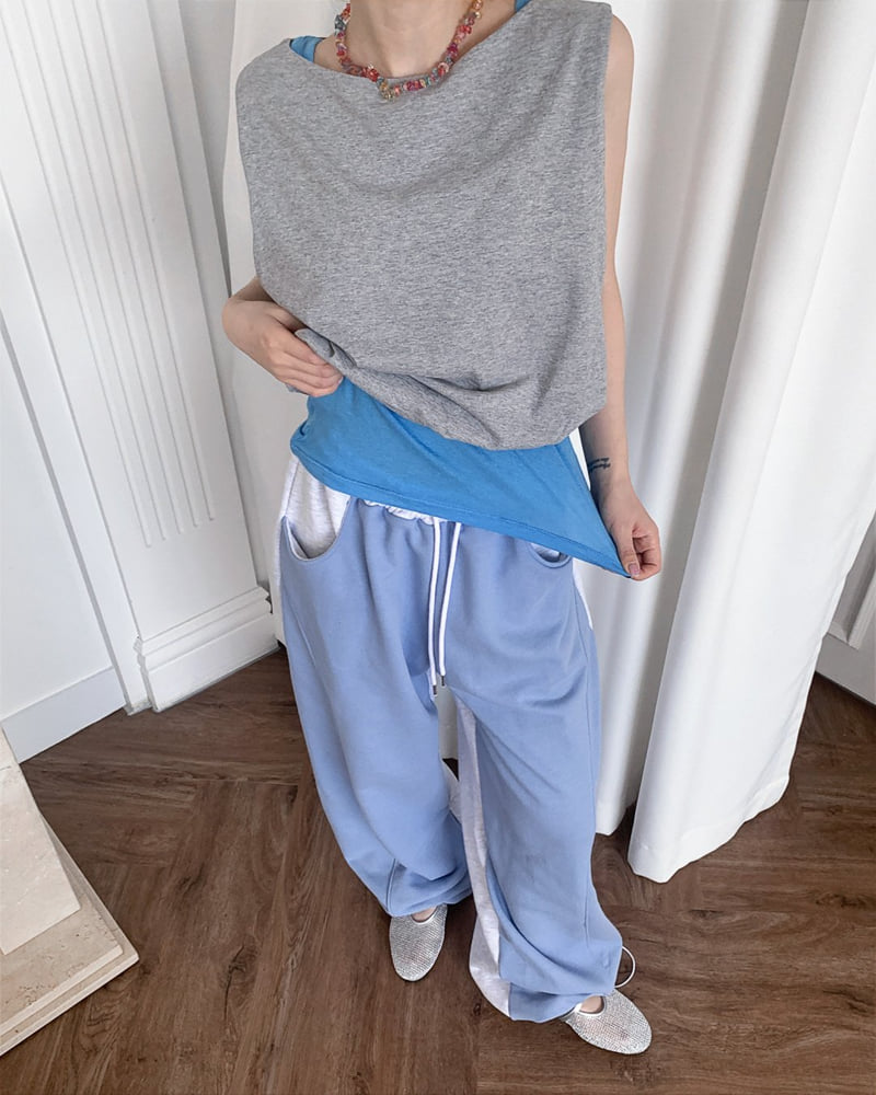 Person - Korean Women Fashion - #vintagekidsstyle - Asymmetric Balloon Sleeveless Top - 4