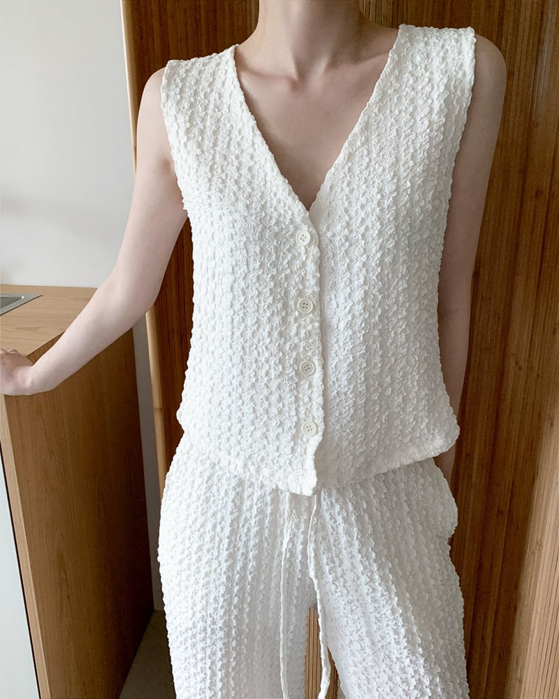 Person - Korean Women Fashion - #pursuepretty - Curly Vest - 3
