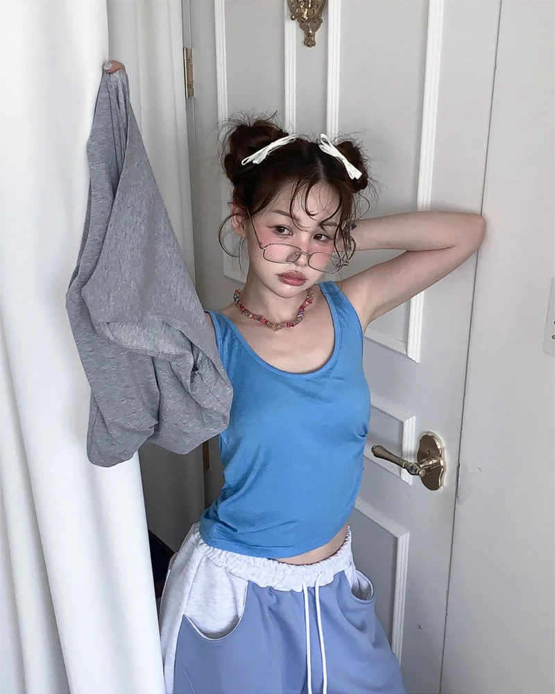 Person - Korean Women Fashion - #shopsmall - Asymmetric Balloon Sleeveless Top - 7