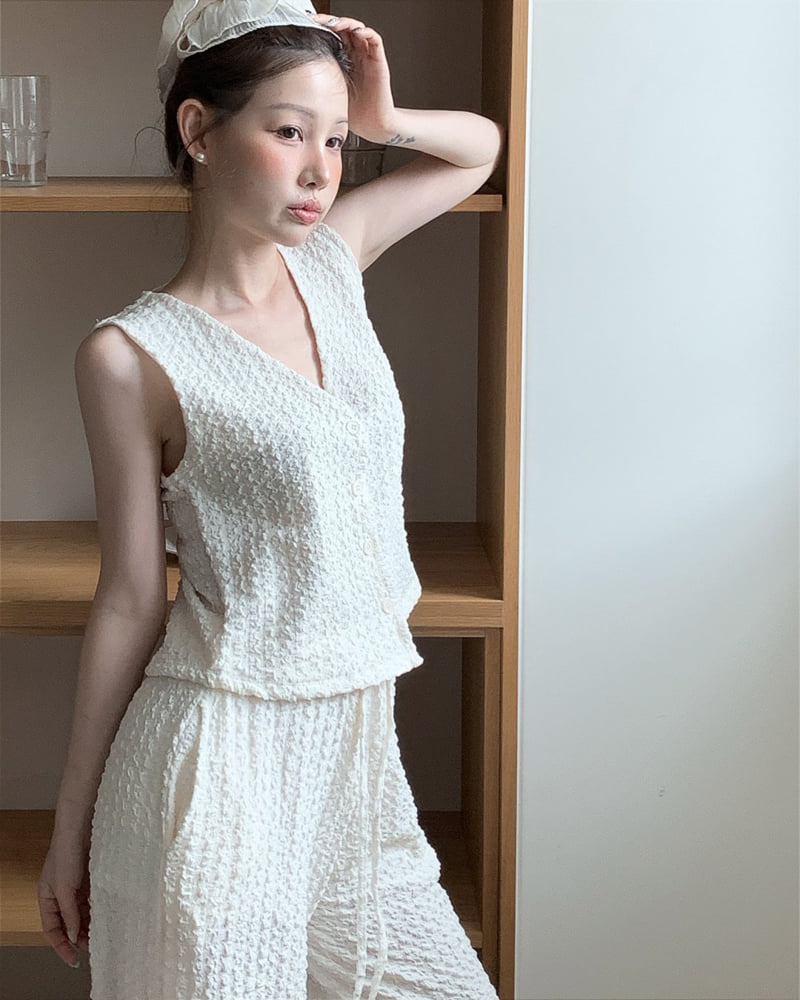 Person - Korean Women Fashion - #shopsmall - Curly Vest - 6