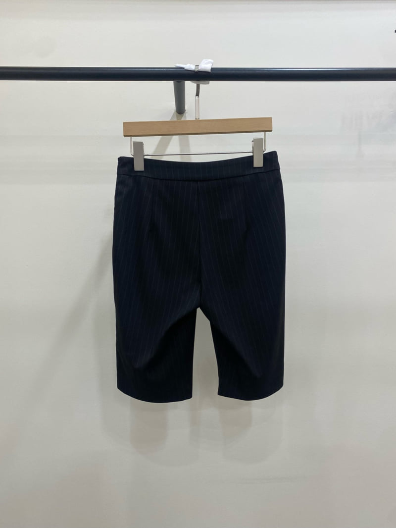 Person - Korean Women Fashion - #thatsdarling - 5-Length Capri Pants - 3