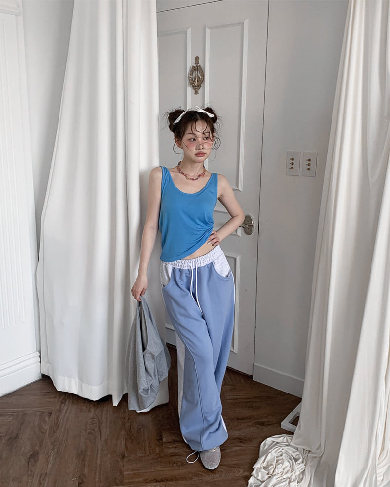 Person - Korean Women Fashion - #thelittlethings - Asymmetric Balloon Sleeveless Top - 9