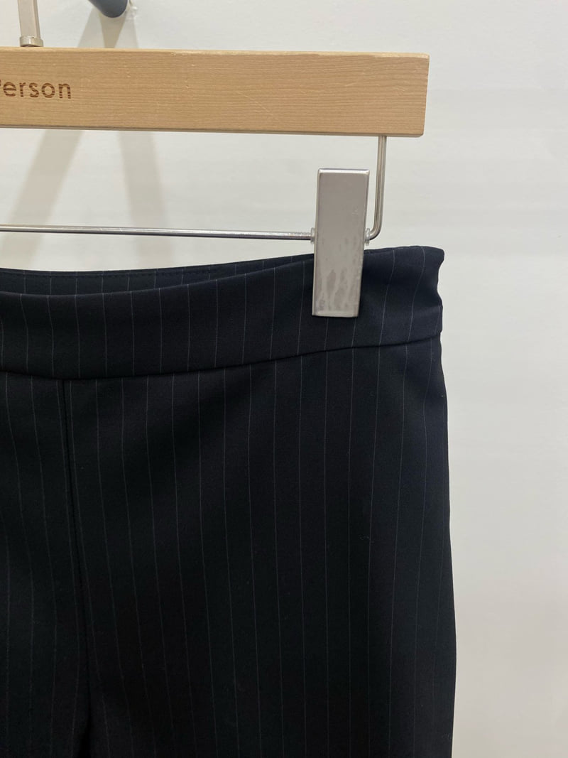 Person - Korean Women Fashion - #thatsdarling - 5-Length Capri Pants - 4