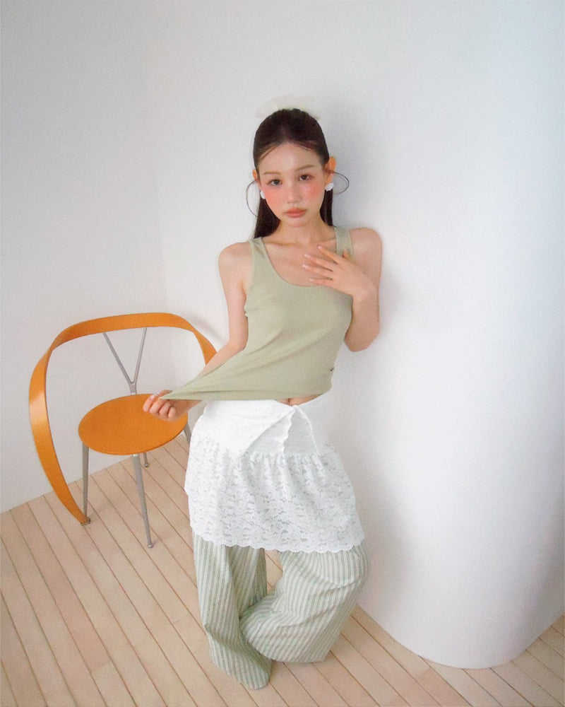 Person - Korean Women Fashion - #vintageinspired - Return Contrast Trim Sleeveless Top - 10