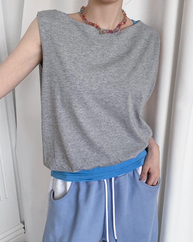 Person - Korean Women Fashion - #vintagekidsstyle - Asymmetric Balloon Sleeveless Top - 3