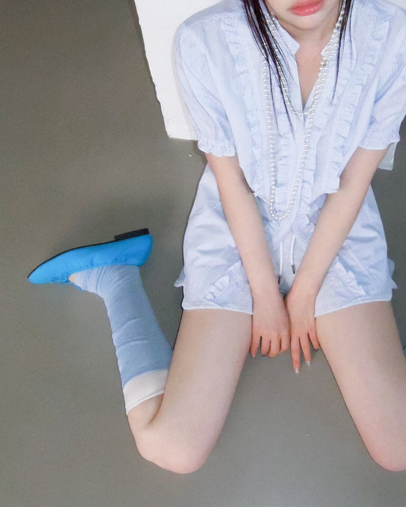 Person - Korean Women Fashion - #womensfashion - V-Neck Frill Blouse - 3