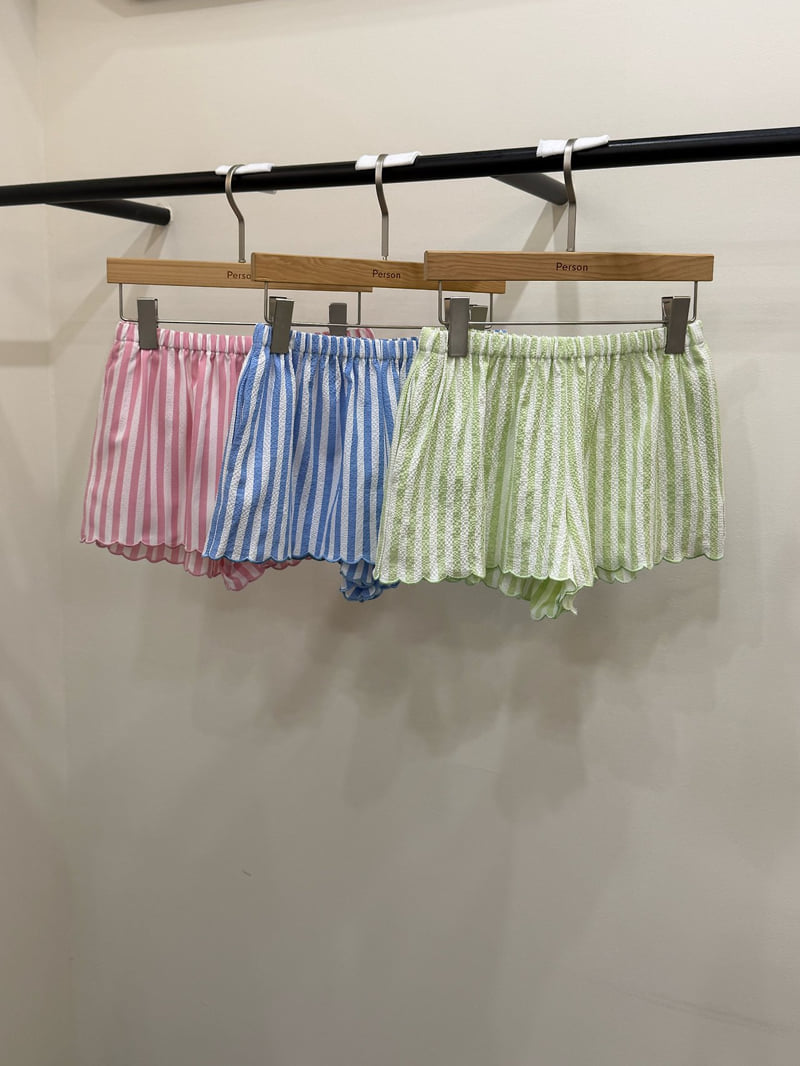 Person - Korean Women Fashion - #womensfashion - Rona Wave Shorts