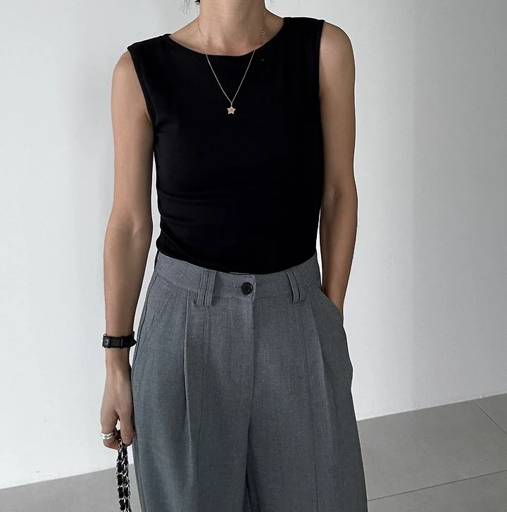 Ripple - Korean Women Fashion - #womensfashion - Nose Sleeveless Top - 7