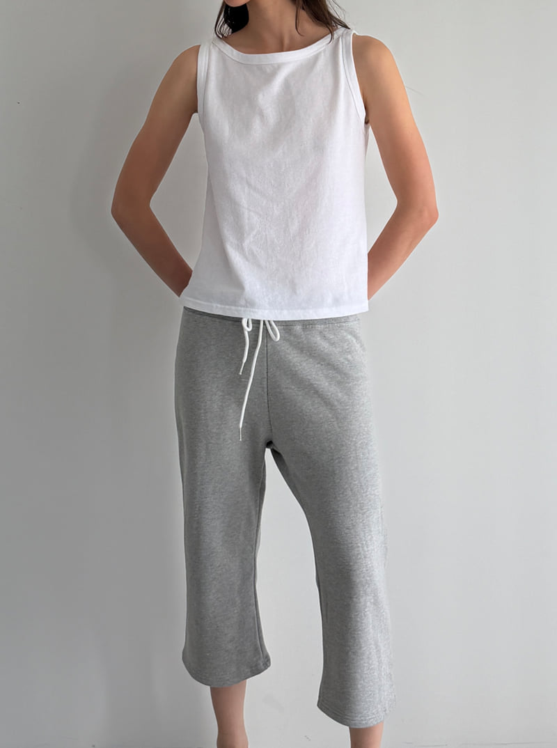 Roomk - Korean Women Fashion - #womensfashion - Capri Banding Pants - 3