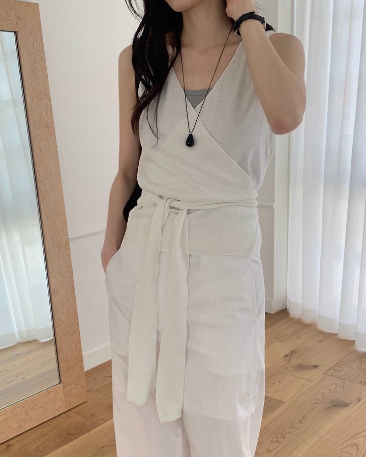 Something Else - Korean Women Fashion - #romanticstyle - Hissle Wrap Sleeveless Cardigan - 9
