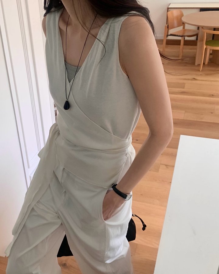 Something Else - Korean Women Fashion - #vintagekidsstyle - Hissle Wrap Sleeveless Cardigan - 6