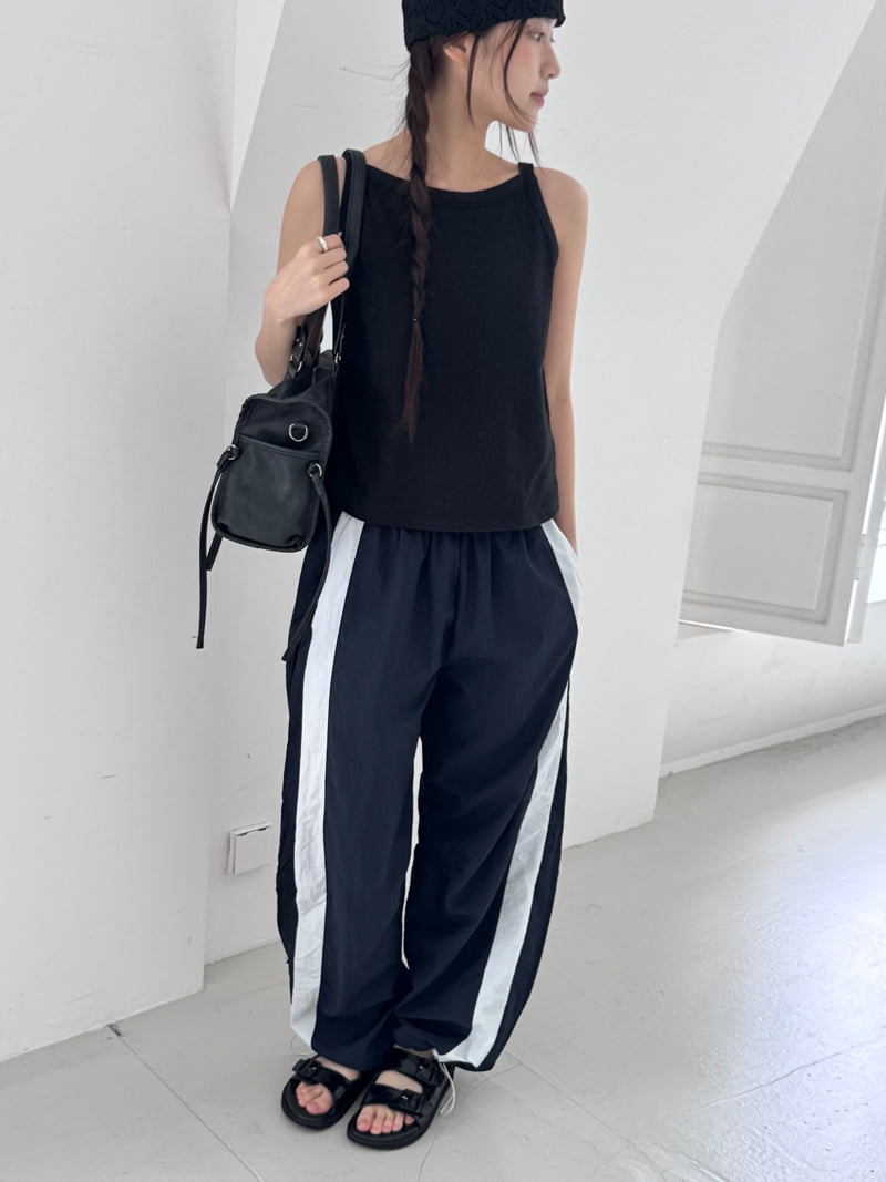 Theres - Korean Women Fashion - #vintageinspired - Contrast Pants - 11