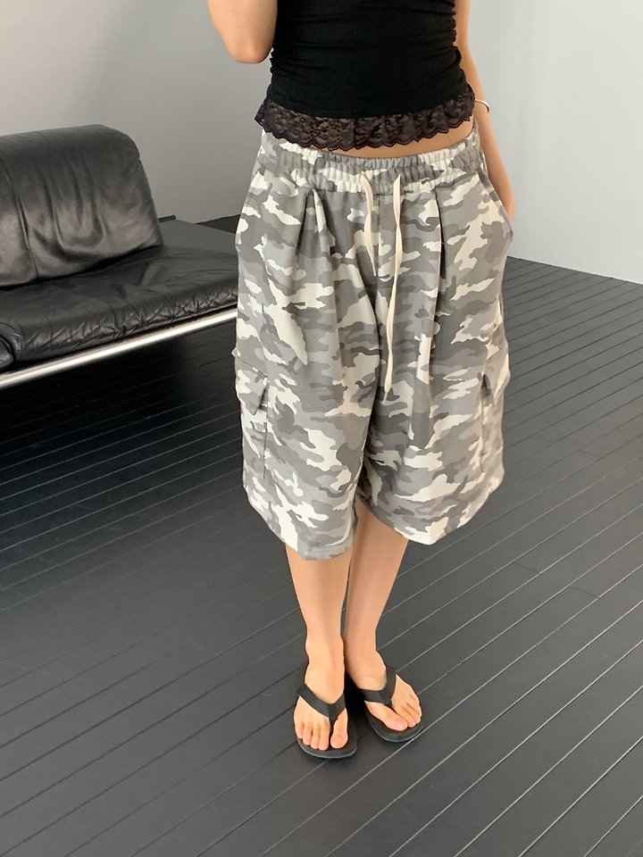 Vive L - Korean Women Fashion - #momslook - Camo Bermuda Pants - 12
