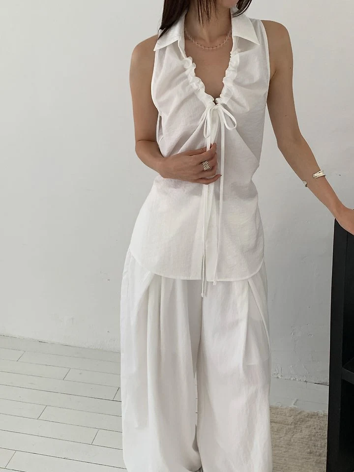 Vive L - Korean Women Fashion - #vintageinspired - Tunnel Sleeveless Blouse - 2