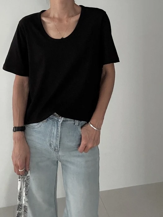 Four Seasons U-Neck Tee