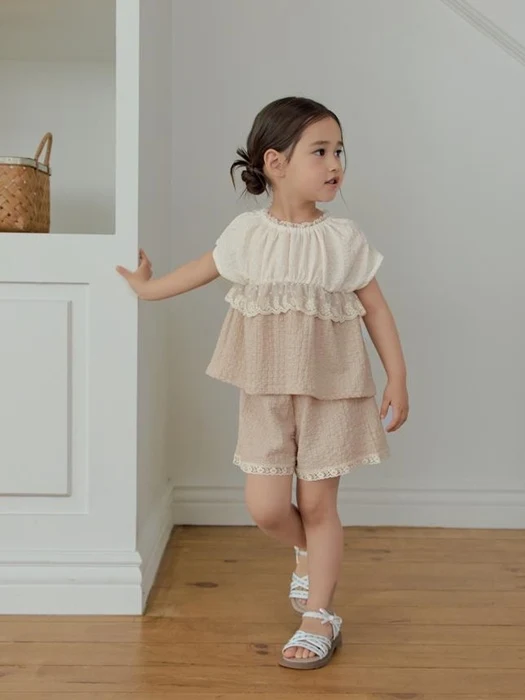 Elle Garden Set