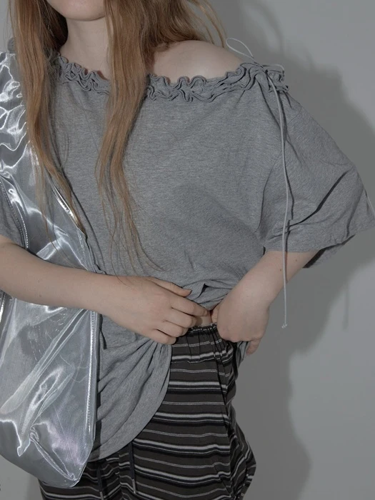 Off-Shoulder Frill Tee