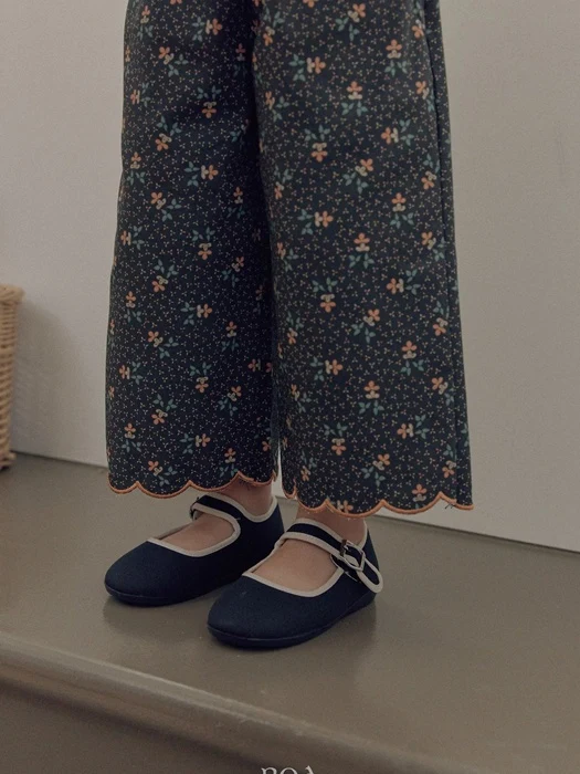 Scallop Pants
