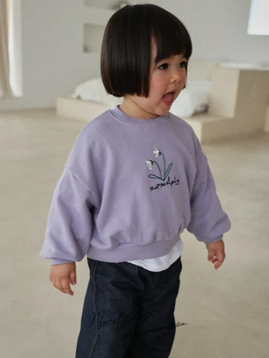 Double Flower Embroidered Crop Sweatshirt