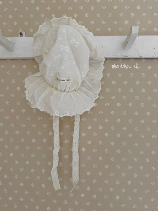 Bebe Star Lace Hat
