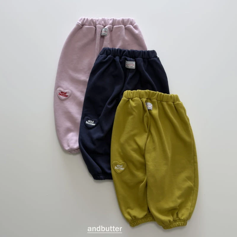 Andbutter - Korean Children Fashion - #Kfashion4kids - Mini Heart Jogger Pants - 4