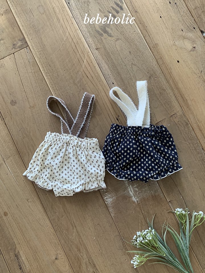Bebe Holic - Korean Baby Fashion - #smilingbaby - Leaf Suspender Bloomers - 10